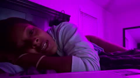 Snapshot of zuriluxe45 chatting on September 29, 2025, 6:18 am zuriluxe45 online show from September 29, 2025, 6:18 am