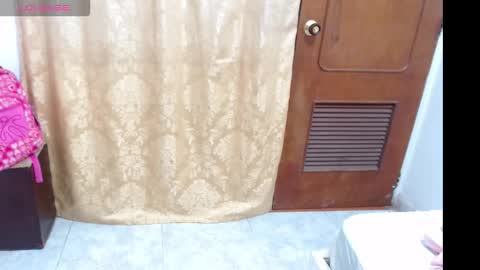 Snapshot of zury_ferrari chatting on October 10, 2025, 6:40 pm zury_ferrari online show from October 10, 2025, 6:40 pm