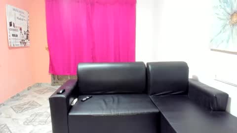 zuuriczack online show from September 10, 2025, 8:14 am