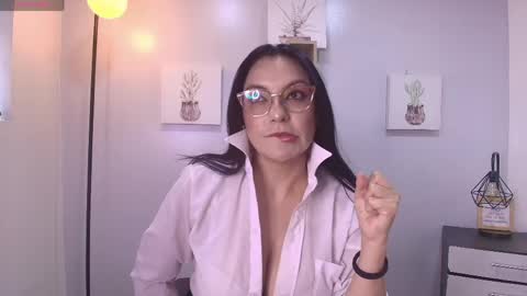 Snapshot of zuzana21 chatting on April 20, 2026, 1:03 pm Zuzana21 online show from April 20, 2026, 1:03 pm