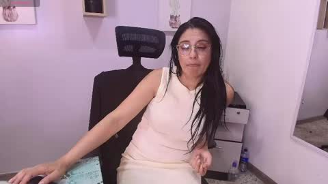 Snapshot of zuzana21 chatting on April 21, 2026, 1:07 am Zuzana21 online show from April 21, 2026, 1:07 am