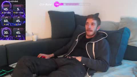 Zuzmoe online show from December 15, 2025, 10:47 pm