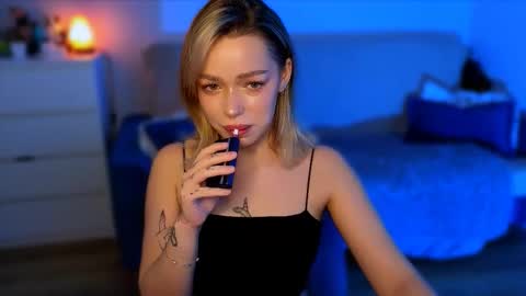 Snapshot of zuzzixx chatting on November 10, 2025, 6:23 am zuzzixx online show from November 10, 2025, 6:23 am