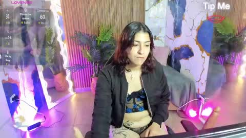 Snapshot of zyra_tay chatting on June 9, 2026, 11:33 am zyra_tay online show from June 9, 2026, 11:33 am