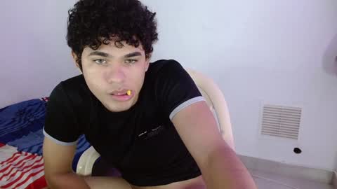 Snapshot of zyrosxk chatting on January 5, 2025, 5:41 am antonio felipe online show from January 5, 2025, 5:41 am