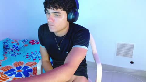Snapshot of zyrosxk chatting on January 27, 2025, 11:00 am antonio felipe online show from January 27, 2025, 11:00 am