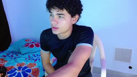 Snapshot of zyrosxk chatting on January 28, 2025, 8:36 am antonio felipe online show from January 28, 2025, 8:36 am