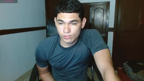 Snapshot of zyrosxk chatting on September 14, 2025, 11:48 pm antonio felipe online show from September 14, 2025, 11:48 pm