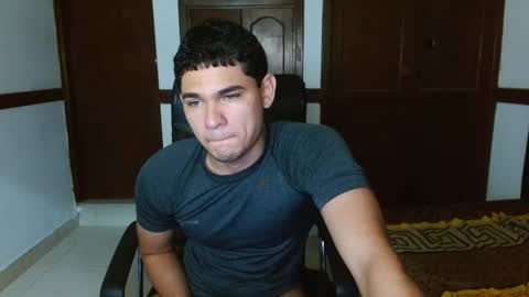 Snapshot of zyrosxk chatting on September 24, 2025, 12:25 am antonio felipe online show from September 24, 2025, 12:25 am