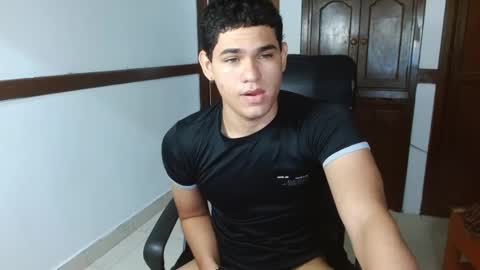 Snapshot of zyrosxk chatting on September 28, 2025, 6:52 am antonio felipe online show from September 28, 2025, 6:52 am