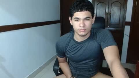 Snapshot of zyrosxk chatting on October 13, 2025, 6:13 am antonio felipe online show from October 13, 2025, 6:13 am