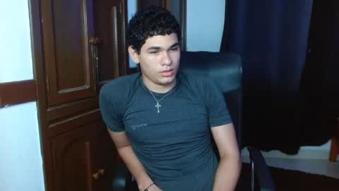 Snapshot of zyrosxk chatting on October 25, 2025, 6:54 am antonio felipe online show from October 25, 2025, 6:54 am