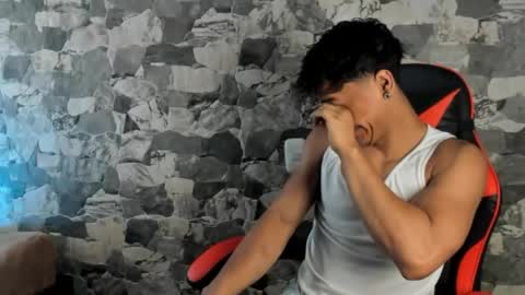 zyzz_1812 online show from April 25, 2026, 10:18 pm
