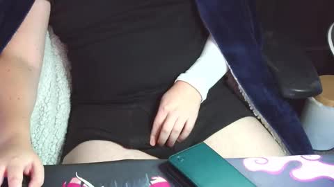 zzz1111230776 online show from October 24, 2025, 10:22 am