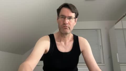 zzz123_cam online show from April 19, 2026, 3:11 pm