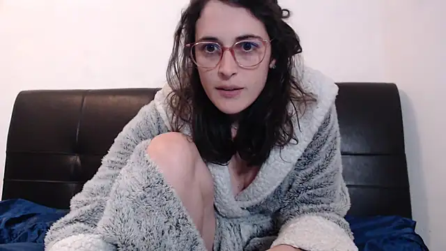 Lunaabbey online show from January 14, 2025, 8:48 pm