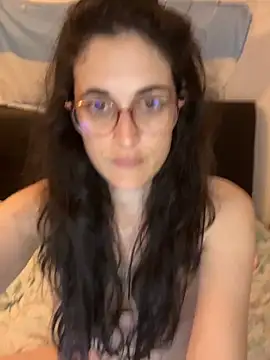 Lunaabbey online show from June 19, 2026, 8:45 pm