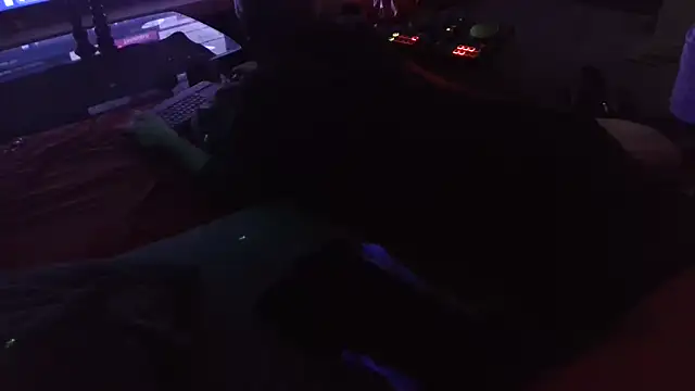 davidgntxxxxx online show from September 17, 2025, 4:52 pm