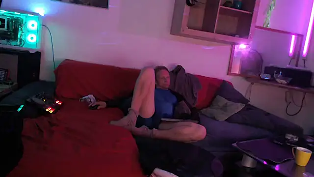 davidgntxxxxx online show from May 6, 2026, 6:08 am