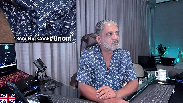 OnlineBossUK online show from August 2, 2026, 4:22 am