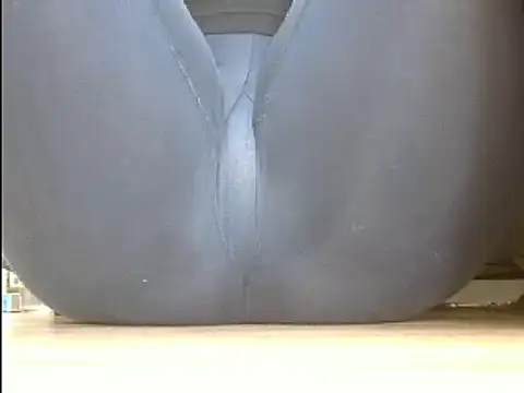 Squirtlady38 online show from December 11, 2024, 8:26 am