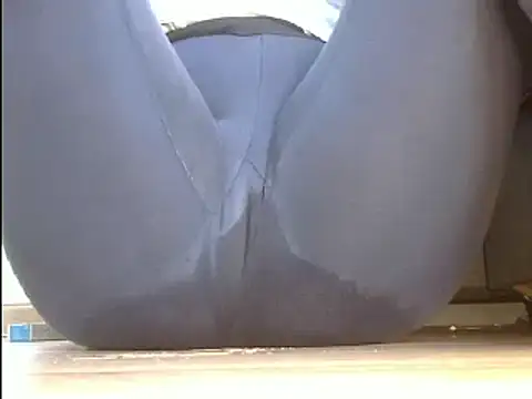 Squirtlady38 online show from December 11, 2024, 2:33 pm