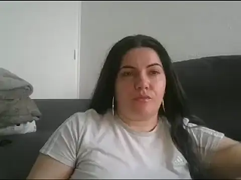 Squirtlady38 online show from February 4, 2025, 9:07 am