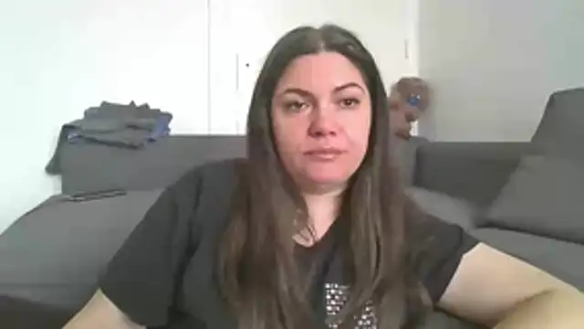 Squirtlady38 online show from November 18, 2025, 12:53 pm