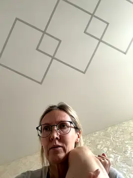 Snapshot of angelmommu chatting on November 14, 2025, 10:03 am angelmommu online show from November 14, 2025, 10:03 am