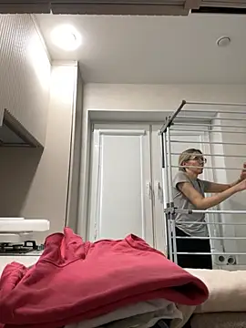 angelmommu online show from March 4, 2026, 5:57 am