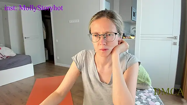 angelmommu online show from April 30, 2026, 3:46 am