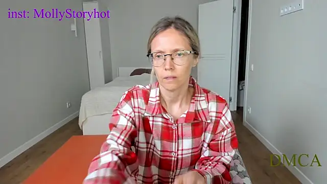 angelmommu online show from May 20, 2026, 9:26 am