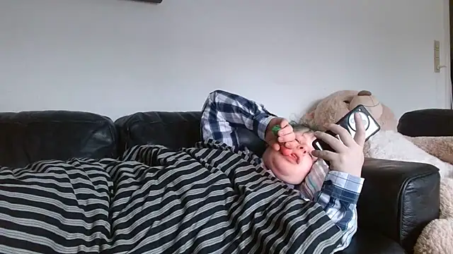 Snapshot of StarZ15 chatting on February 10, 2025, 11:15 am StarZ15 online show from February 10, 2025, 11:15 am