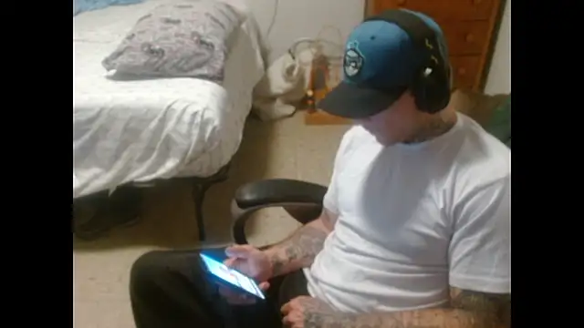Snapshot of DADDY_KANE8--- chatting on August 6, 2026, 7:54 am DADDY KANE8--- online show from August 6, 2026, 7:54 am