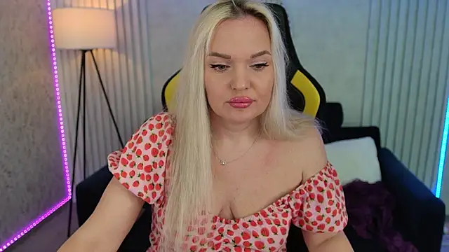 Snapshot of MissyMartinez chatting on April 14, 2026, 7:14 am MissyMartinez online show from April 14, 2026, 7:14 am