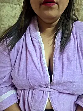 MOM-SUN-COUPLE online show from April 4, 2026, 8:45 am