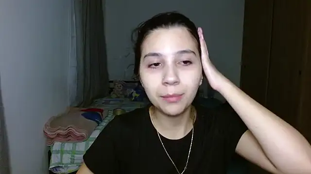 mia  lopez  online show from September 20, 2025, 5:41 am