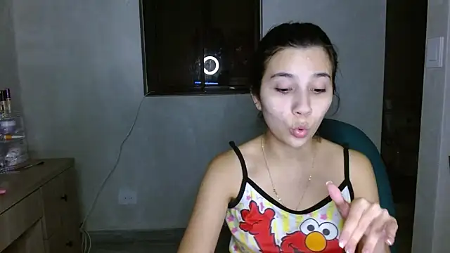 mia  lopez  online show from June 25, 2026, 3:50 am
