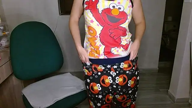 mia  lopez  online show from June 26, 2026, 2:49 am