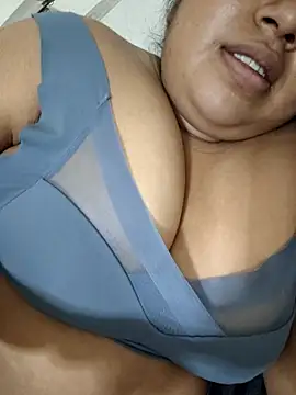 FerLu8 online show from March 28, 2026, 2:33 am