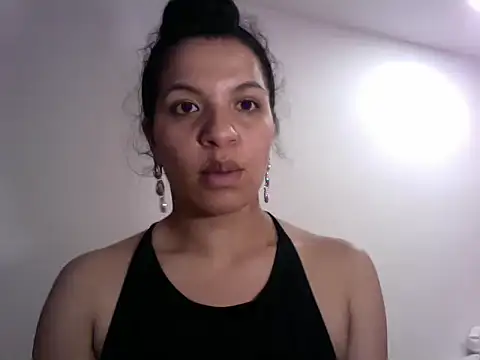 gatubelahot online show from December 18, 2024, 9:51 pm