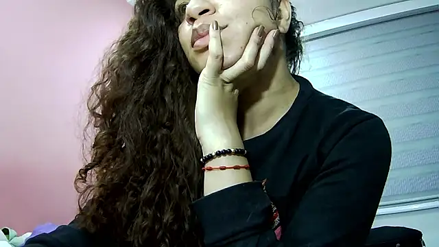 gatubelahot online show from October 28, 2025, 2:15 am