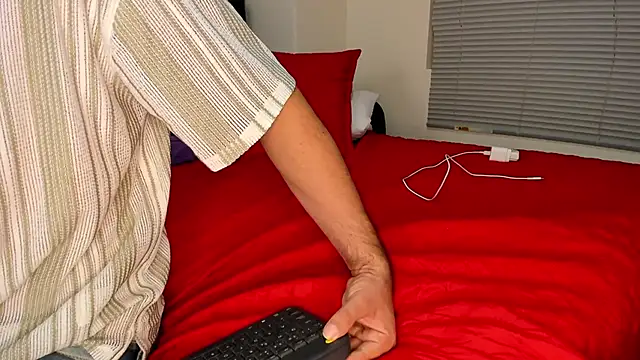 Snapshot of alexman_fuck chatting on April 28, 2026, 2:27 am alexman fuck online show from April 28, 2026, 2:27 am