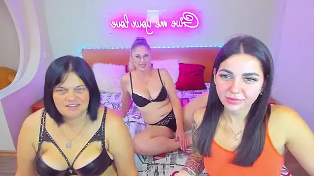 CrazyMilanka online show from September 9, 2025, 8:14 am