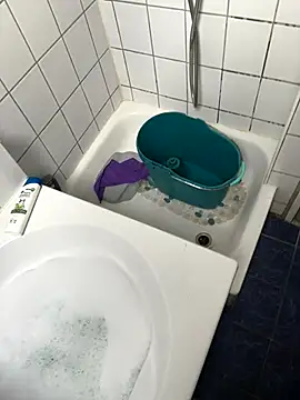 bastiiioooo online show from December 18, 2025, 12:00 pm