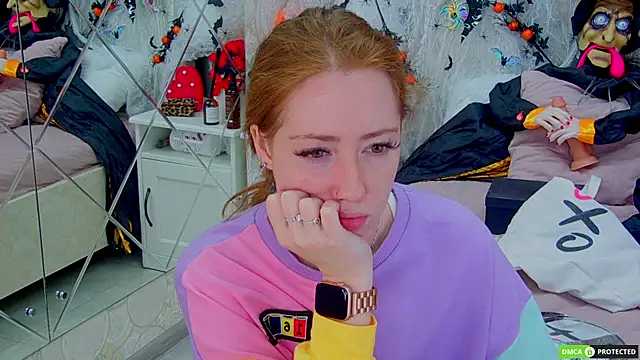 TinaBrook online show from October 31, 2025, 4:02 am