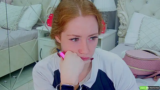 TinaBrook online show from December 3, 2025, 3:47 am