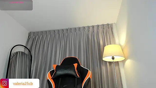 valeriia25  online show from December 4, 2024, 10:30 pm