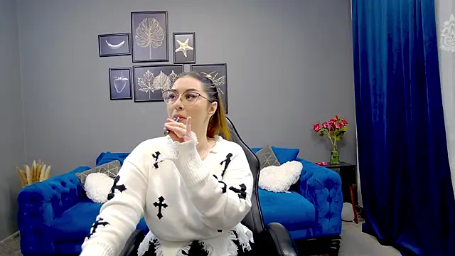 Katewalker  online show from March 11, 2025, 6:08 pm