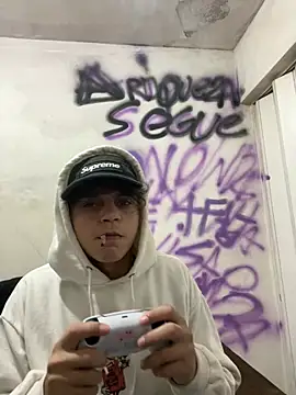 Snapshot of Magosupreme chatting on February 17, 2026, 11:11 pm Magosupreme online show from February 17, 2026, 11:11 pm